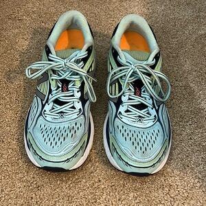 New Balance 860 V7